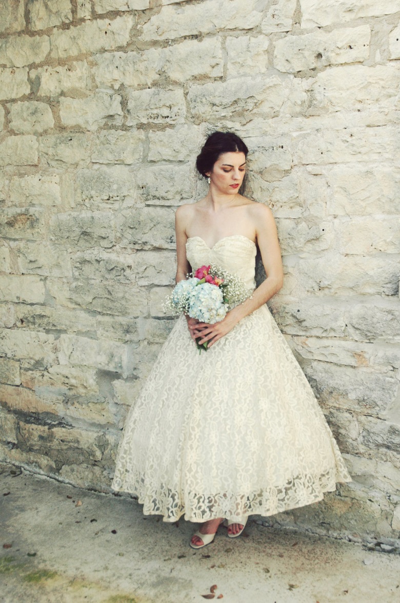 Guide To Buying The Perfect Vintage Wedding Dress