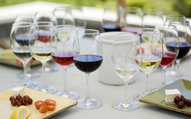 Pairing Your Wedding Food With The Perfect Wine